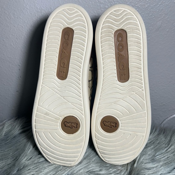 Coach Clip Low Top Sneaker KHAKI/SADDLE
Size 7.5B - Picture 9 of 11
